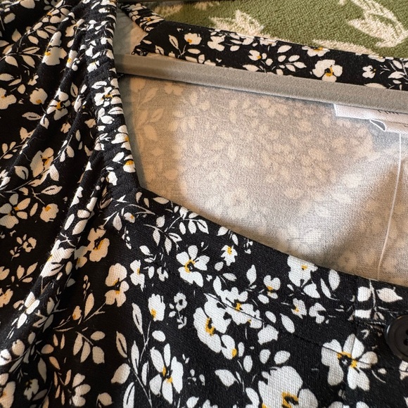 J. Jill Black and White Floral Elbow Length Sleeves Dress - Picture 7 of 12